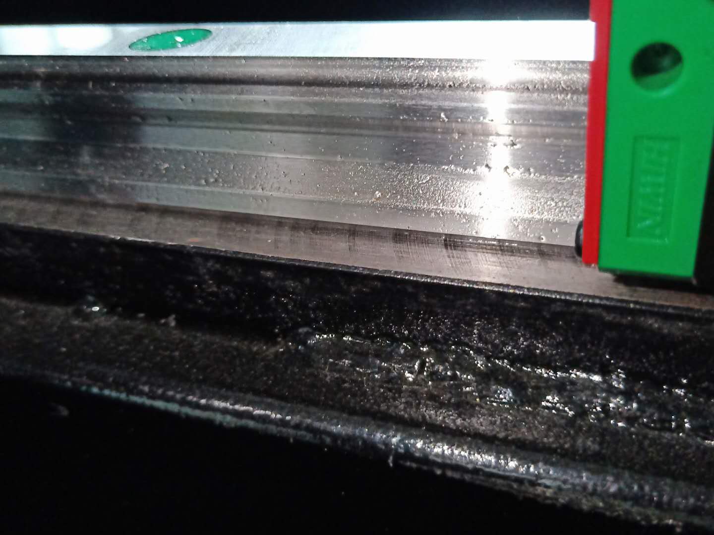 激光切割機直線導軌與滑輪傳動區(qū)別有哪些？
