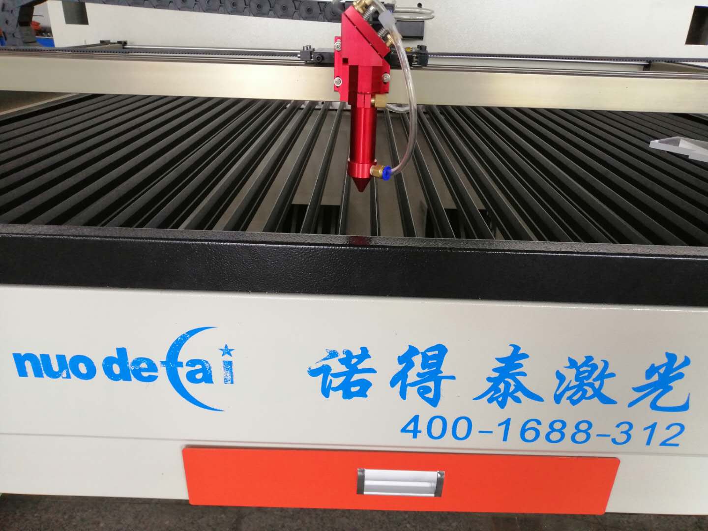 不干膠激光切割機(jī)廠(chǎng)家價(jià)格