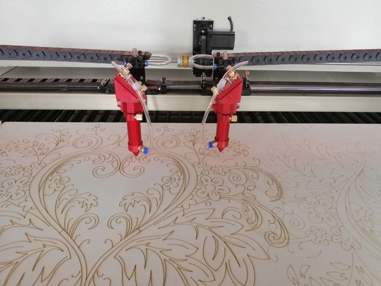 關(guān)于廣告工藝品亞克力材料用激光切割機雕刻的參數(shù)設(shè)置！