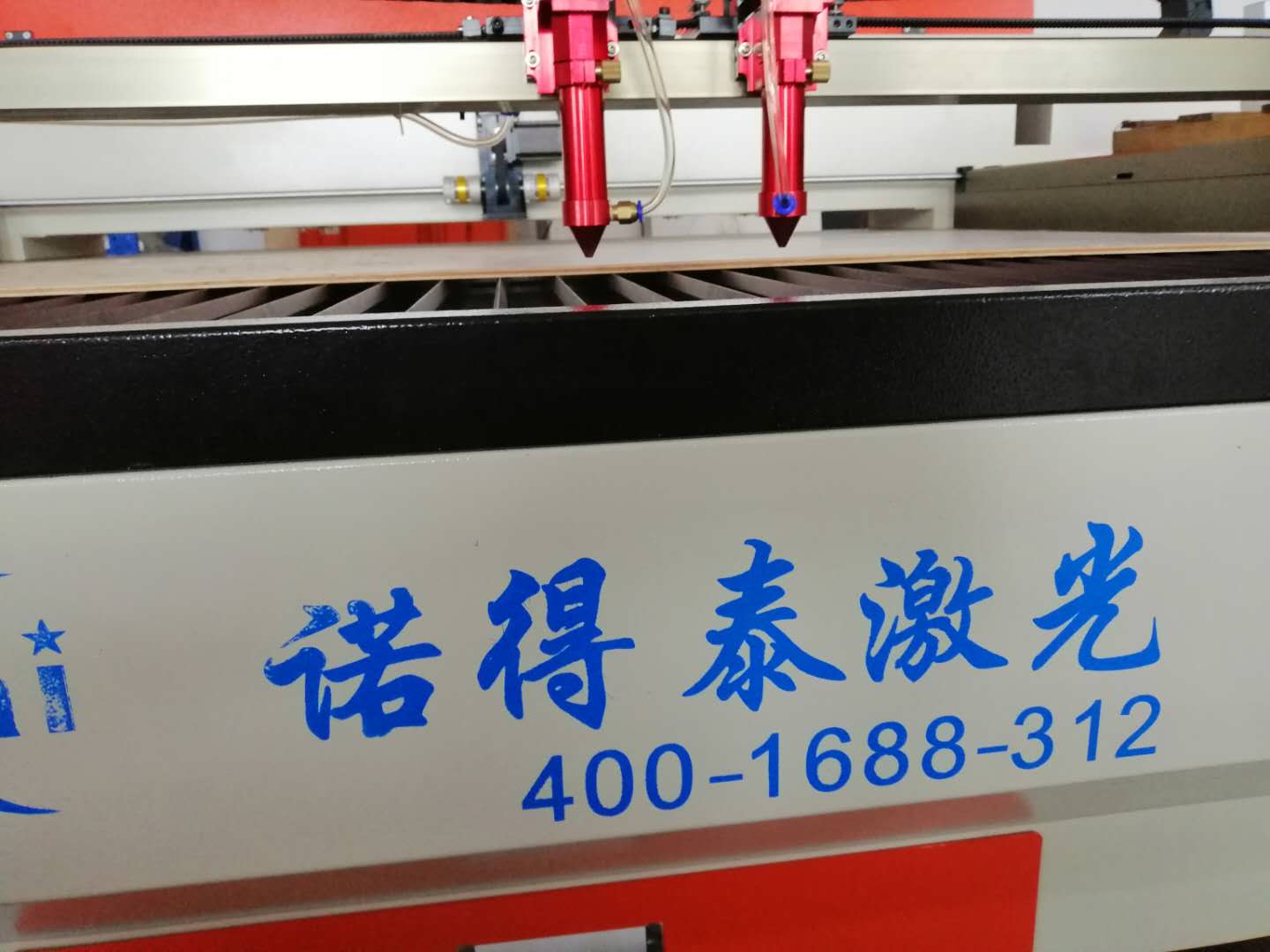 玻璃管二氧化碳激光切割機(jī)只出現(xiàn)一些微弱的光是什么原因？