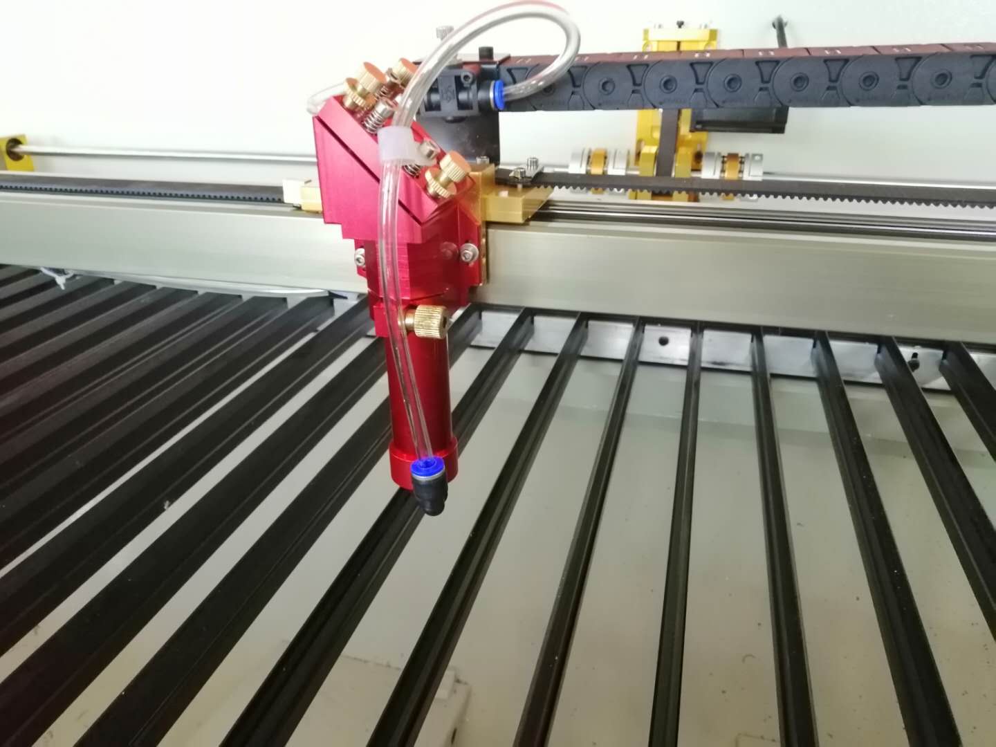 小型激光切割機(jī)尺寸誤差比較大是什么原因？