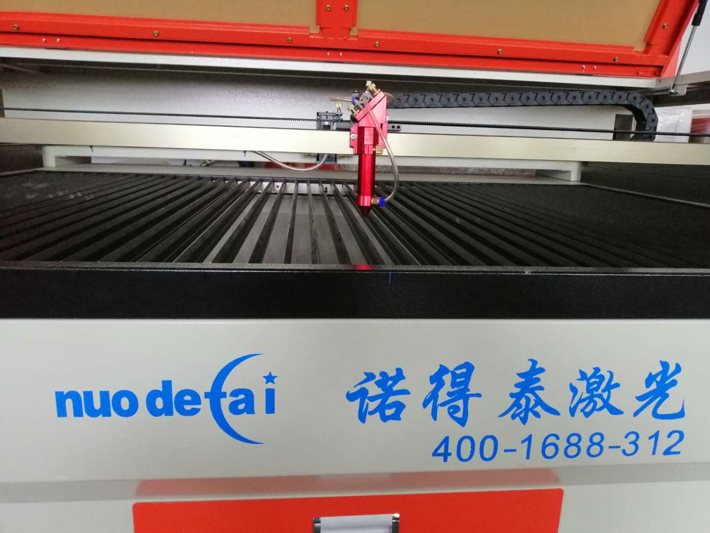 布料激光切割機該如何選擇，廠家為你提供售前指導