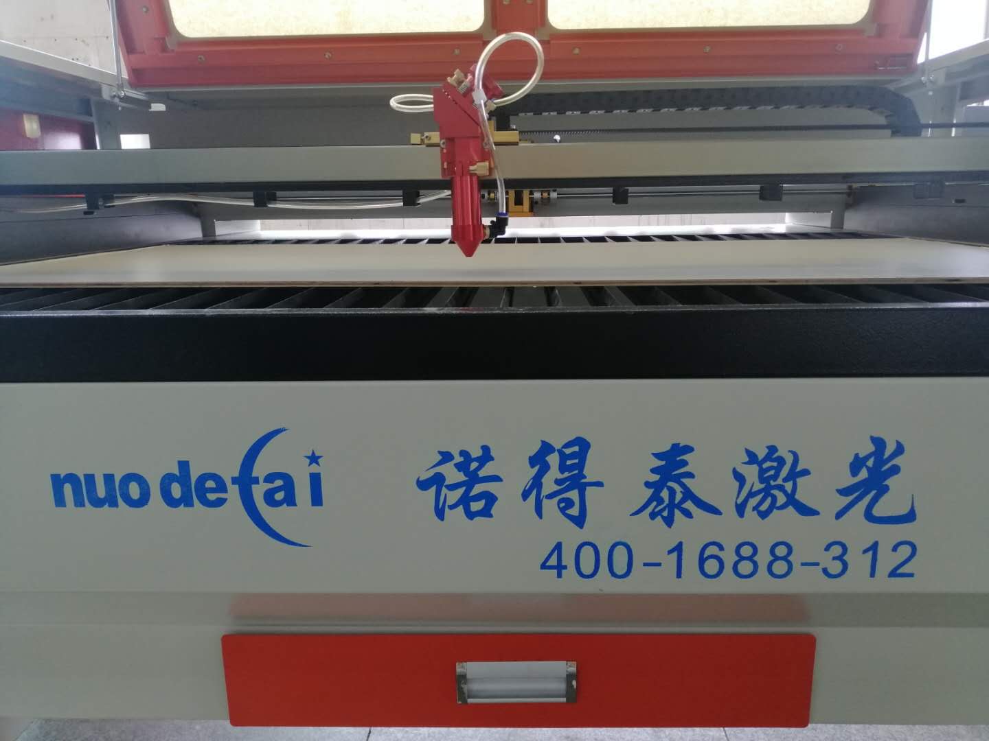 絨布裁剪應(yīng)用激光切割機(jī)的價(jià)值體現(xiàn)在哪些方面？