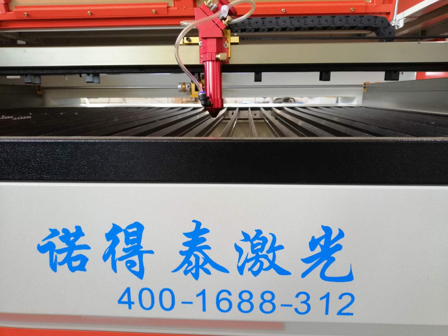 亞克力激光切割機可以二十四小時工作的原因？